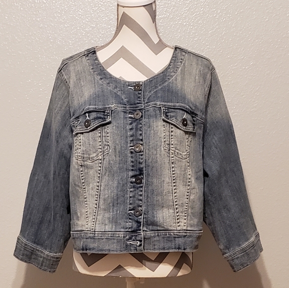 NWT Torrid Crop Denim Jacket Size 3 - Picture 5 of 10